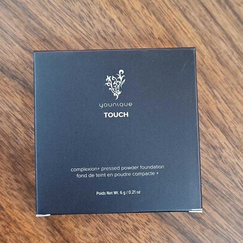 Younique Touch Complexion+ Pressed Powder Foundation